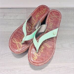 Romy Mint Green Leather Thong Sandals